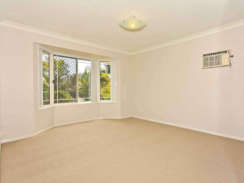 1 Miles Crescent, Manly West QLD 4179