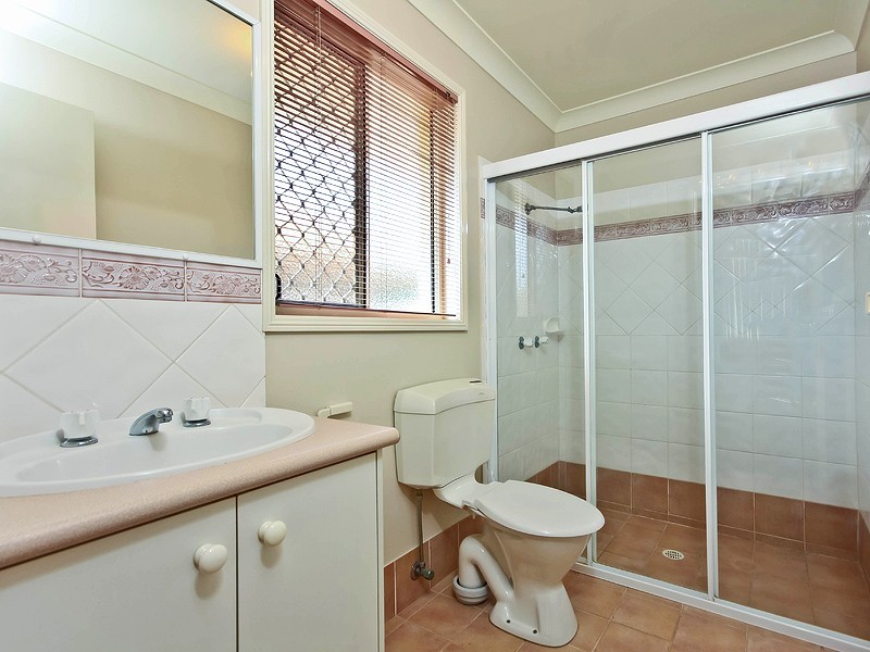 1 Miles Crescent, Manly West QLD 4179