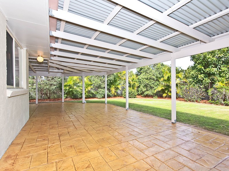 1 Miles Crescent, Manly West QLD 4179