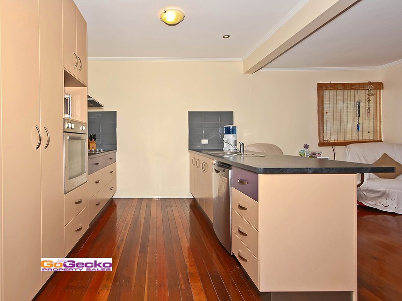 266 Whites Road, Lota QLD 4179