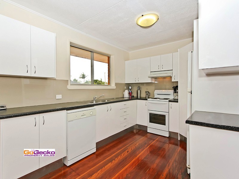 33 Kamarin Street, Manly West QLD 4179