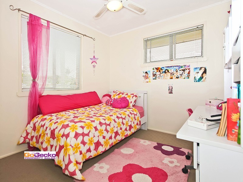 33 Kamarin Street, Manly West QLD 4179