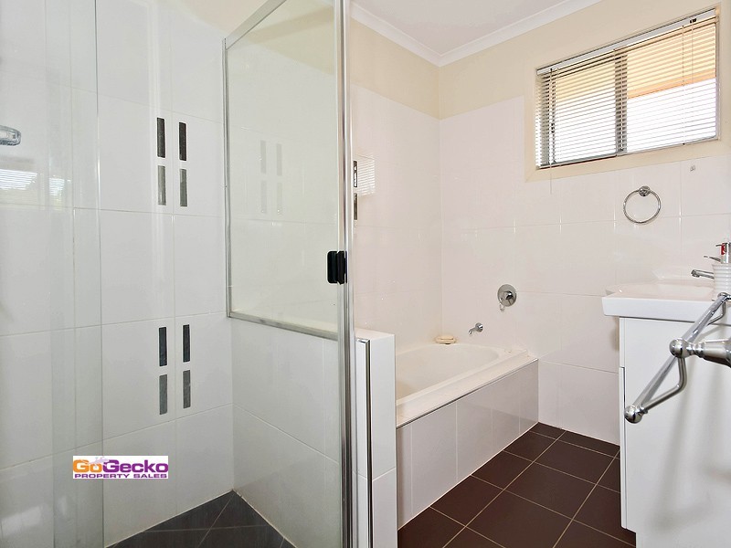 33 Kamarin Street, Manly West QLD 4179