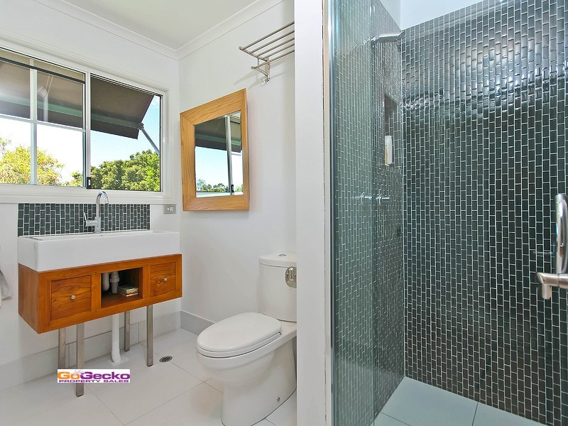 54 Duncan Street, Wynnum West QLD 4178