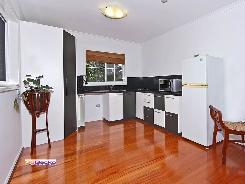 54 Duncan Street, Wynnum West QLD 4178