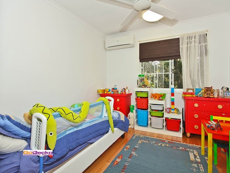 54 Duncan Street, Wynnum West QLD 4178