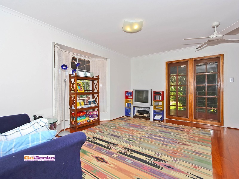 54 Duncan Street, Wynnum West QLD 4178