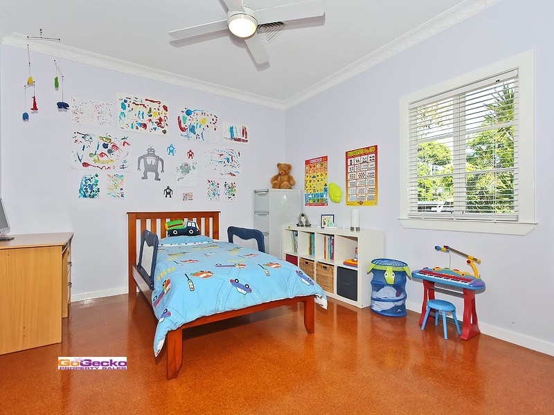43 Randall Road, Wynnum West QLD 4178