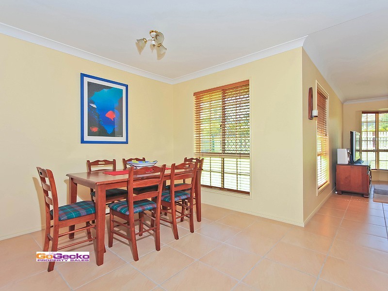 39 Plaza Street, Wynnum West QLD 4178