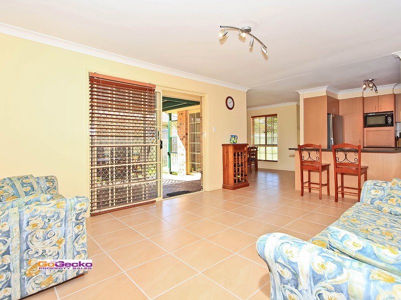 39 Plaza Street, Wynnum West QLD 4178