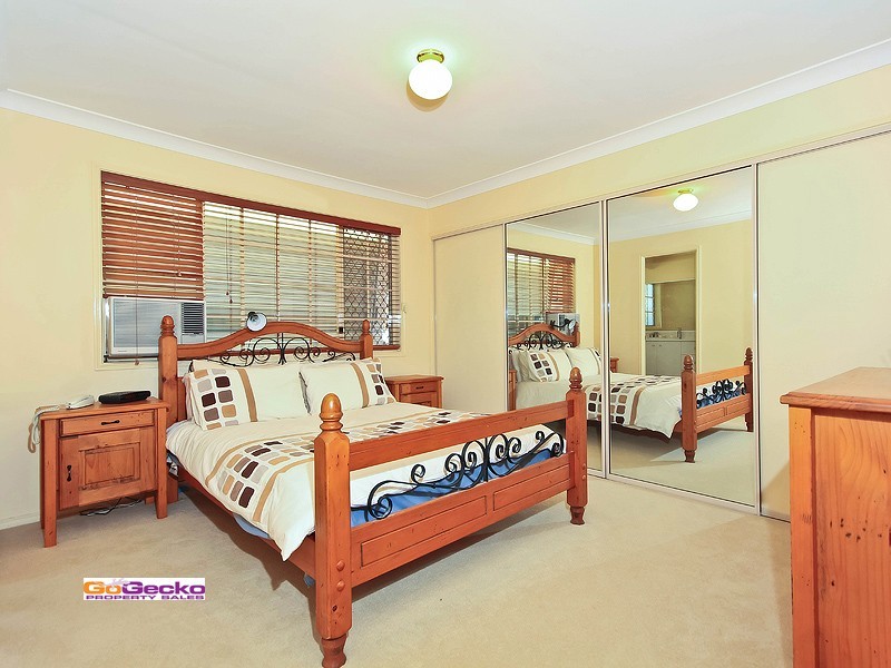 39 Plaza Street, Wynnum West QLD 4178