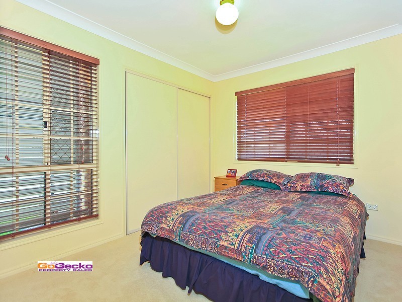 39 Plaza Street, Wynnum West QLD 4178