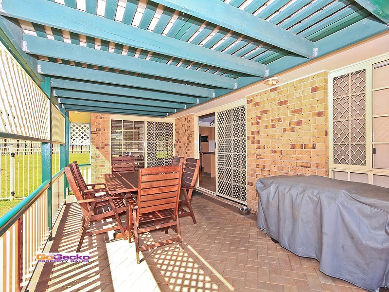 39 Plaza Street, Wynnum West QLD 4178