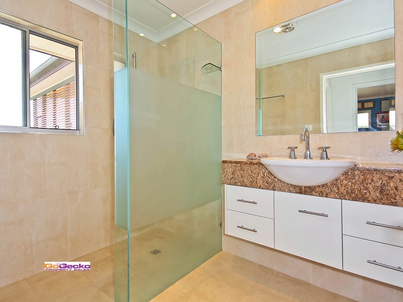 24 Ringara Street, Manly West QLD 4179