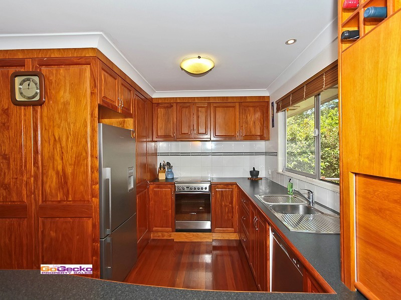 11 Hellyer Street, Wynnum West QLD 4178