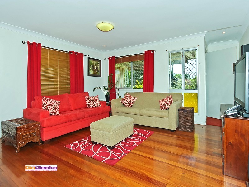 11 Hellyer Street, Wynnum West QLD 4178