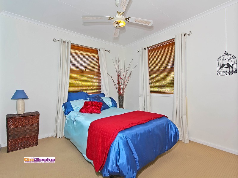 11 Hellyer Street, Wynnum West QLD 4178