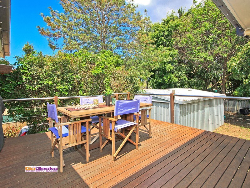 11 Hellyer Street, Wynnum West QLD 4178