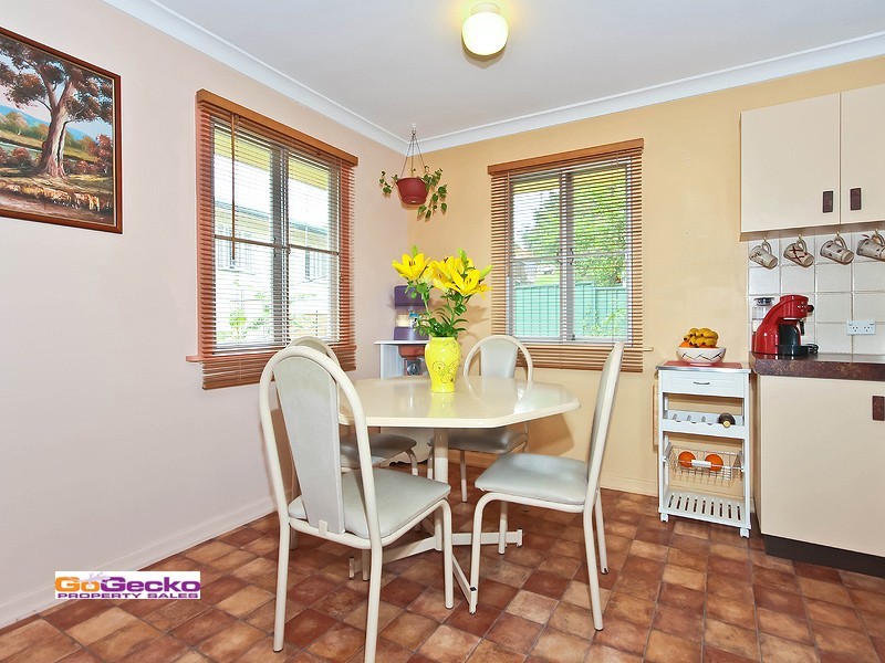 5 Banoon Drive, Wynnum QLD 4178