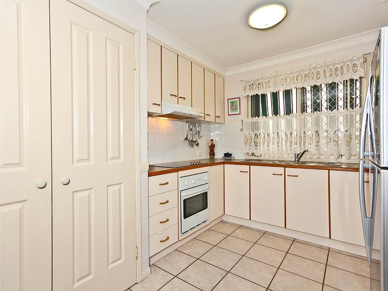 56 Peel Street, Manly QLD 4179