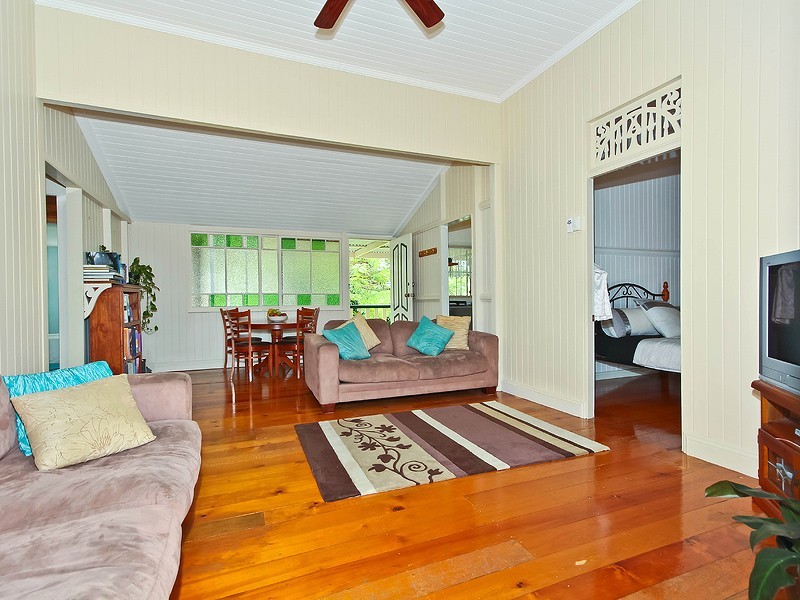 76 Blackwood Road, Manly West QLD 4179