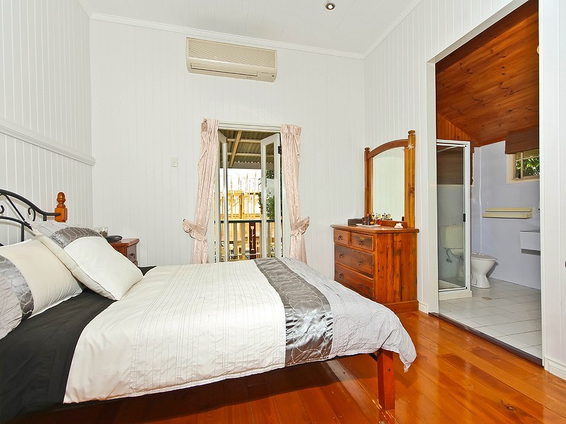 76 Blackwood Road, Manly West QLD 4179