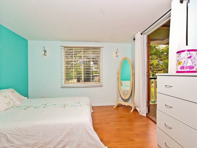 76 Blackwood Road, Manly West QLD 4179