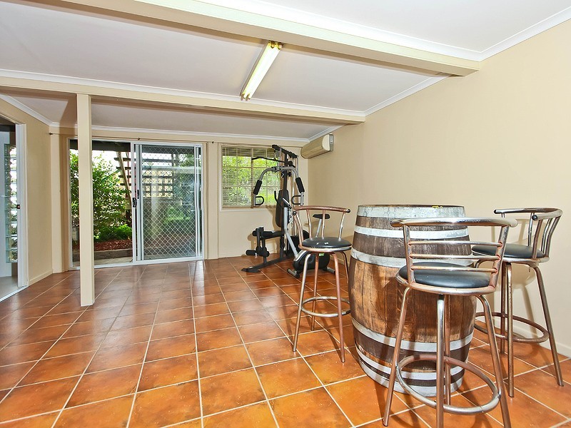 76 Blackwood Road, Manly West QLD 4179