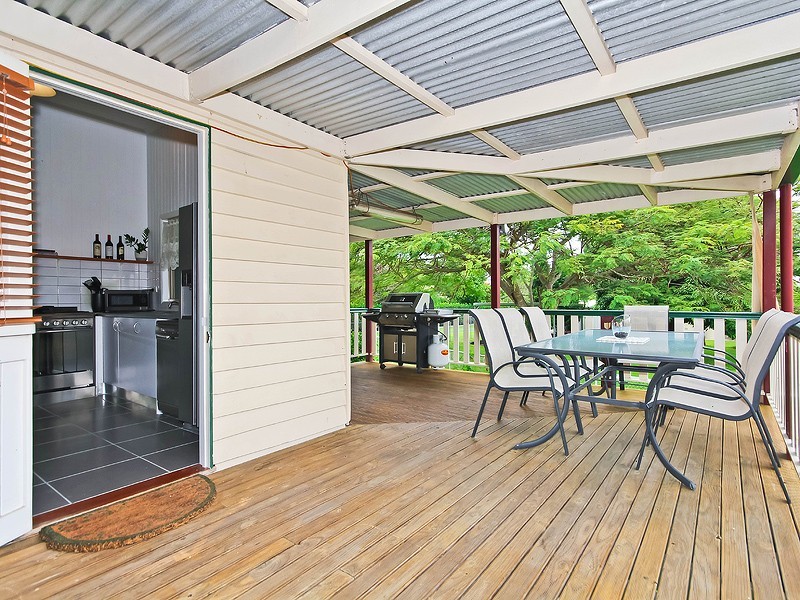 76 Blackwood Road, Manly West QLD 4179