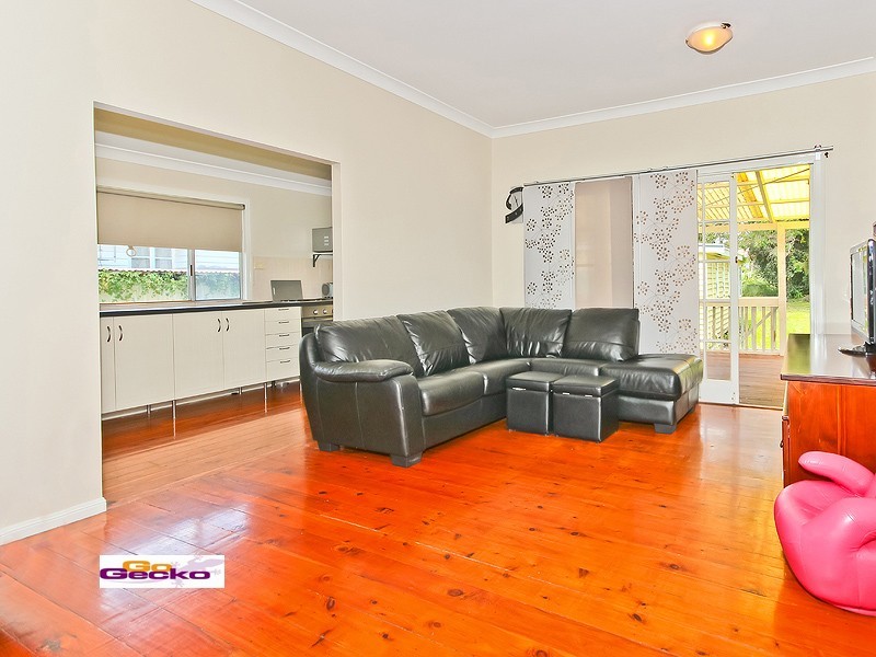 102 Emsworth Street, Wynnum QLD 4178