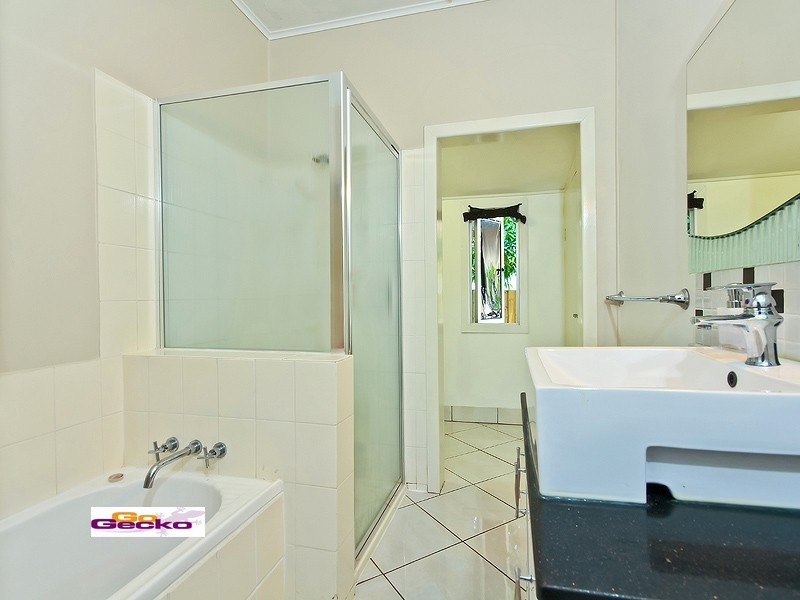 102 Emsworth Street, Wynnum QLD 4178