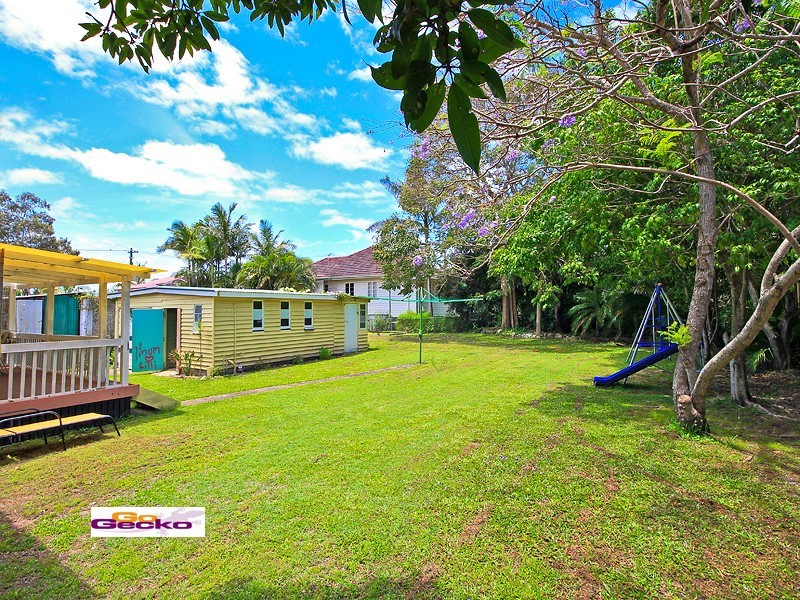 102 Emsworth Street, Wynnum QLD 4178