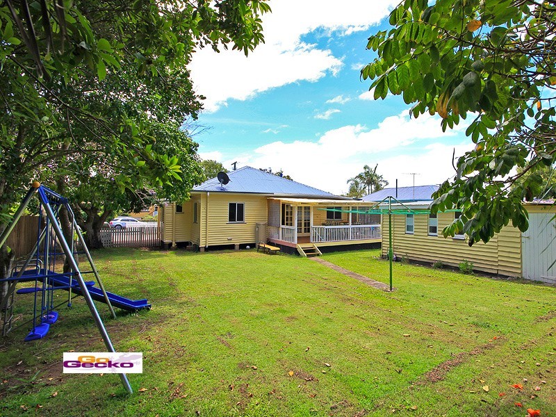 102 Emsworth Street, Wynnum QLD 4178