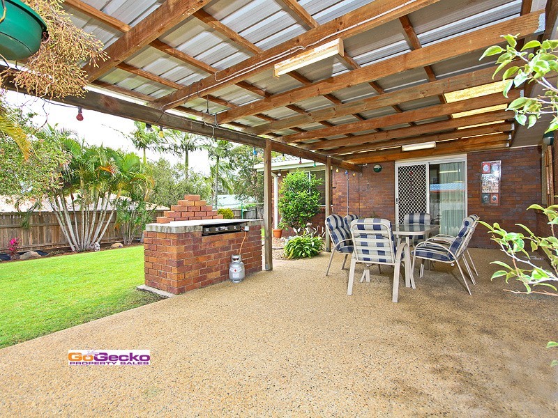 5 Webber Place, Wynnum West QLD 4178