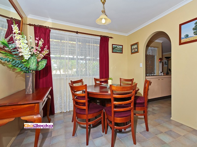 5 Webber Place, Wynnum West QLD 4178