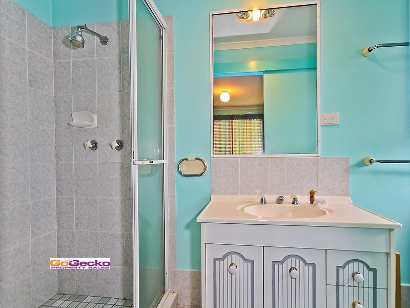 5 Webber Place, Wynnum West QLD 4178