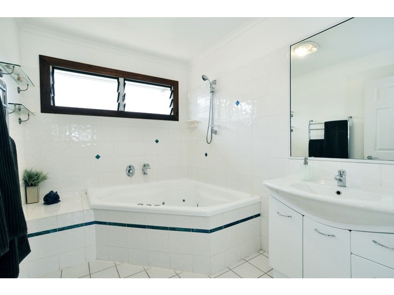 96 Stannard Road, Manly West QLD 4179
