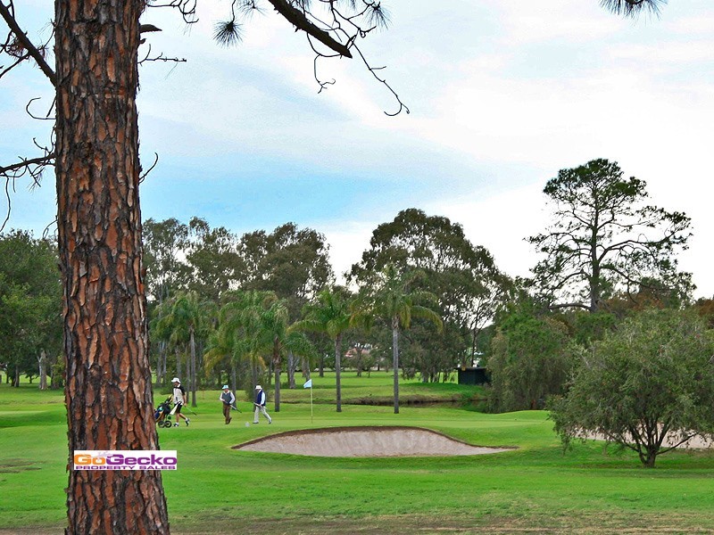 90 Emsworth Street, Wynnum QLD 4178