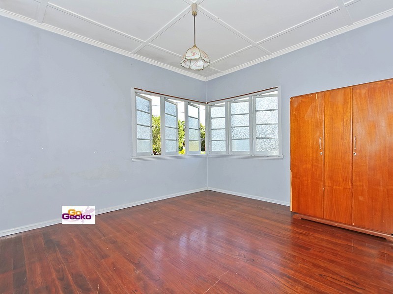 90 Emsworth Street, Wynnum QLD 4178