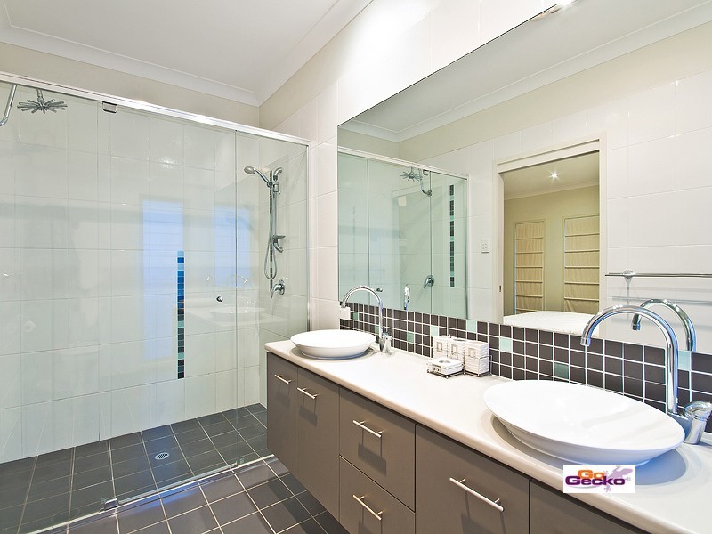 62 Senden Crescent, Manly West QLD 4179