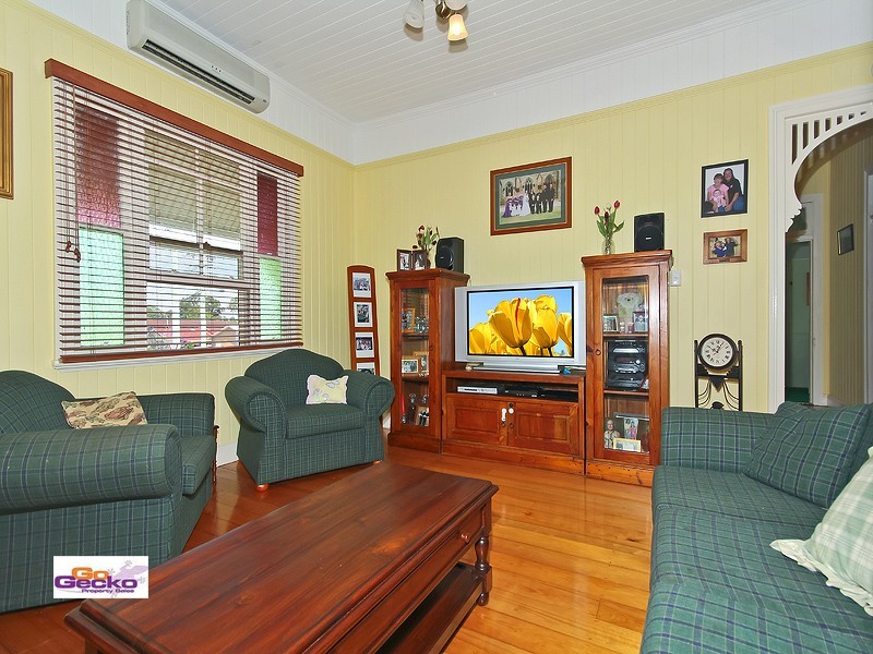 42 Emsworth Street, Wynnum QLD 4178