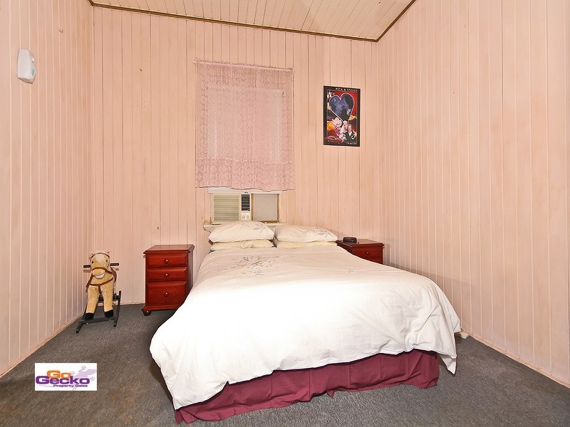 42 Emsworth Street, Wynnum QLD 4178