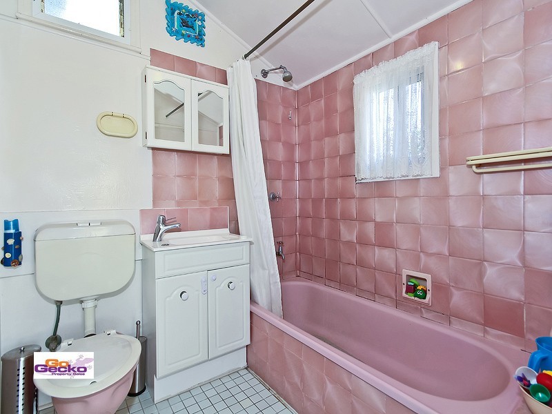 42 Emsworth Street, Wynnum QLD 4178