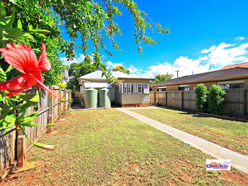 21 Daniel Street, Lota QLD 4179