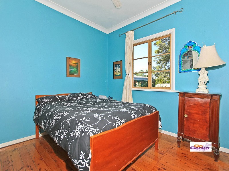 64 Barrinia Street, Manly QLD 4179