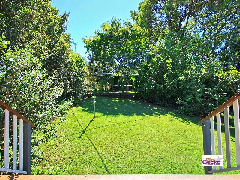 64 Barrinia Street, Manly QLD 4179