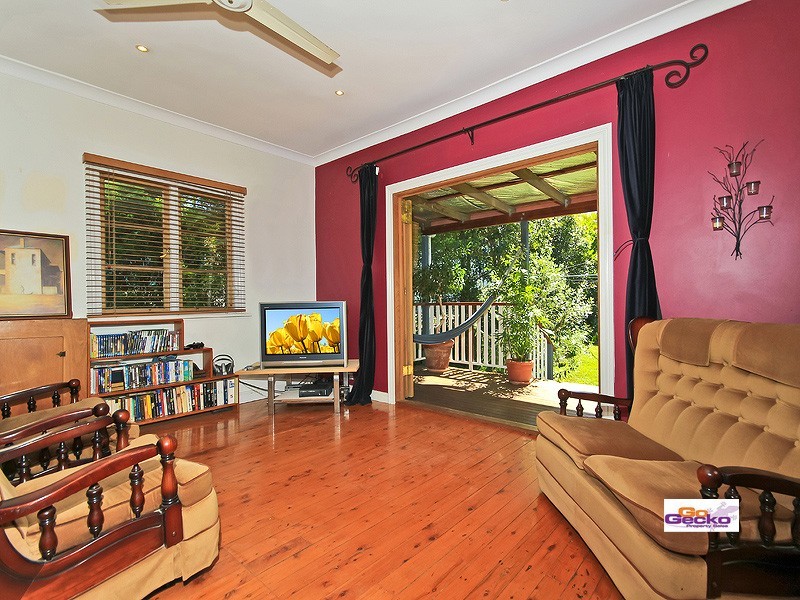 64 Barrinia Street, Manly QLD 4179