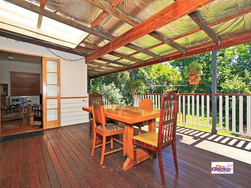 64 Barrinia Street, Manly QLD 4179