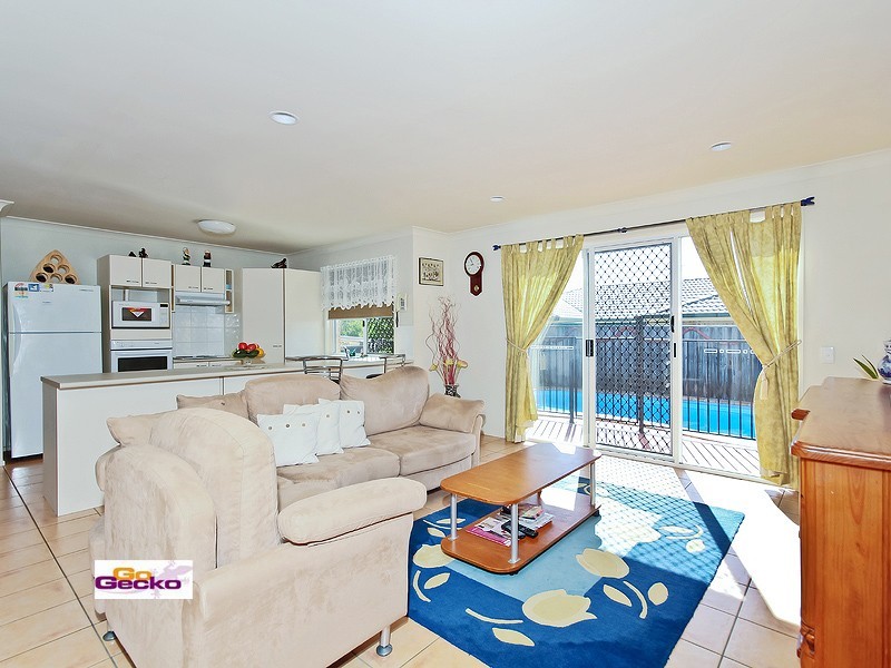 30 Samantha Street, Wynnum West QLD 4178