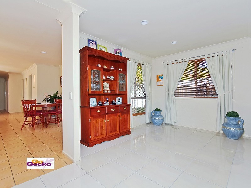 30 Samantha Street, Wynnum West QLD 4178